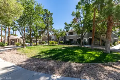 10245 South Maryland Parkway 133, Las Vegas, NV 89183 Yard