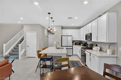 2719 High Echelon Road, North Las Vegas, NV 89086 Kitchen