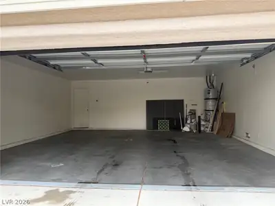 10456 Warwick Falls Court, Las Vegas, NV 89144 Garage