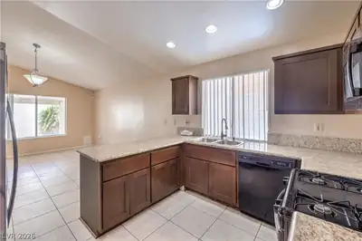 9824 Russett Wood Circle, Las Vegas, NV 89117 Kitchen