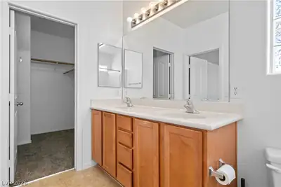 7208 Glen Shire Court, Las Vegas, NV 89149 Primary Bathroom