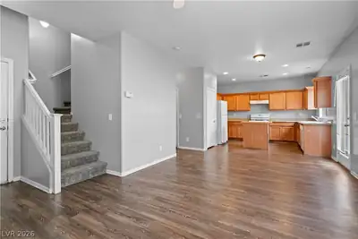 7208 Glen Shire Court, Las Vegas, NV 89149 Living Room