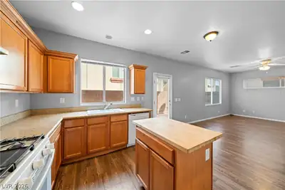 7208 Glen Shire Court, Las Vegas, NV 89149 Kitchen