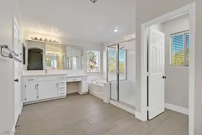 506 Copper View Street, Henderson, NV 89052 Primary Bathroom
