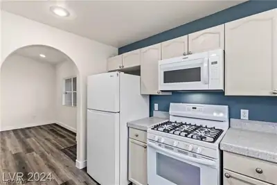 352 Amber Pine Street 201, Las Vegas, NV 89144 