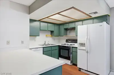 753 Rock Springs Drive 102, Las Vegas, NV 89128 Kitchen