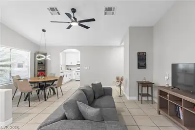 2433 Cliffwood Drive, Henderson, NV 89074 Living Room