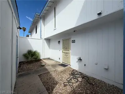 4078 Gold Coast Drive, Las Vegas, NV 89121 Courtyard