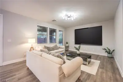 10331 Cider Mill Road, Las Vegas, NV 89135 Living Room