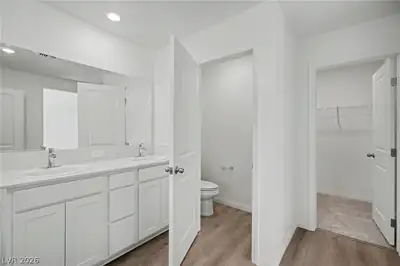 3765 Tijeras Avenue, Las Vegas, NV 89121 Primary Bathroom