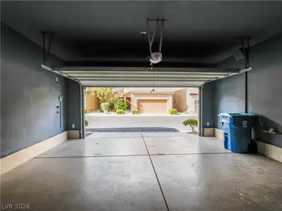 10623 Seasonable Drive, Las Vegas, NV 89129 Garage
