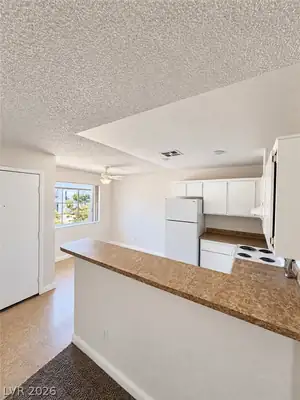 1914 Dwarf Star Drive 2028, Las Vegas, NV 89115 Kitchen