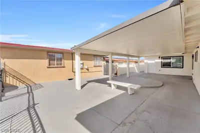 724 North 9th Street, Las Vegas, NV 89101 Patio
