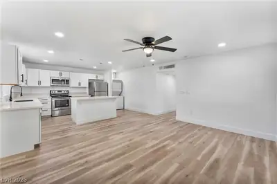 724 North 9th Street, Las Vegas, NV 89101 Dining Area