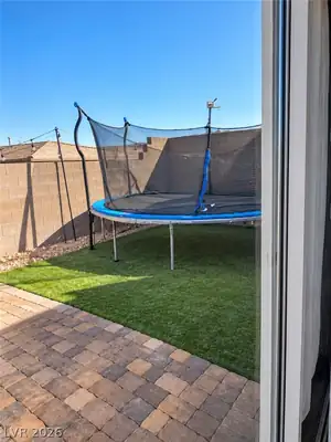 296 Fossil Falls Street, Henderson, NV 89015 Yard