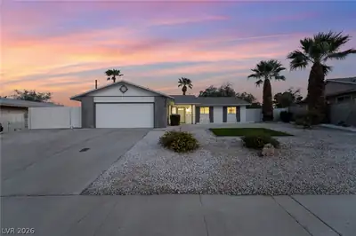 3869 Monthill Avenue, Las Vegas, NV 89121 Front of Structure