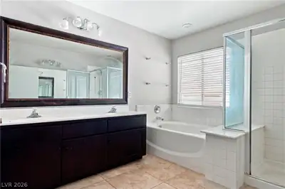 8108 Bronze Treasure Court, Las Vegas, NV 89143 Primary Bathroom
