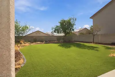 8108 Bronze Treasure Court, Las Vegas, NV 89143 Yard