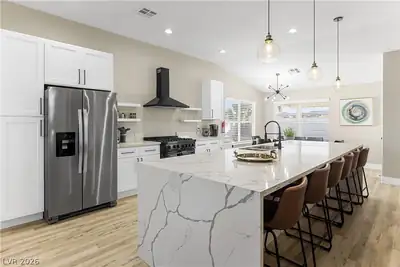 137 La Mirada Drive, Henderson, NV 89015 Kitchen