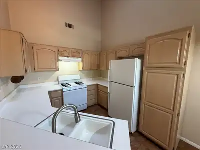 3320 South Fort Apache Road 201, Las Vegas, NV 89117 Kitchen