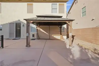 7809 Bear Tooth Cave Court, Las Vegas, NV 89131 Patio