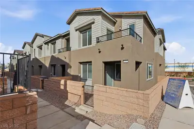 1531 Layla Crossing Avenue, Henderson, NV 89002 Front of Structure