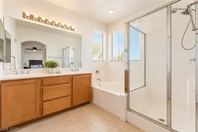 5317 Caprock Canyon Avenue, Las Vegas, NV 89139 Primary Bathroom