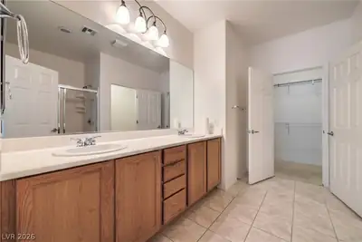 2126 Oliver Springs Street, Henderson, NV 89052 Primary Bathroom