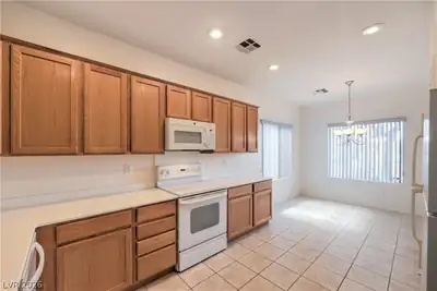 2126 Oliver Springs Street, Henderson, NV 89052 Kitchen