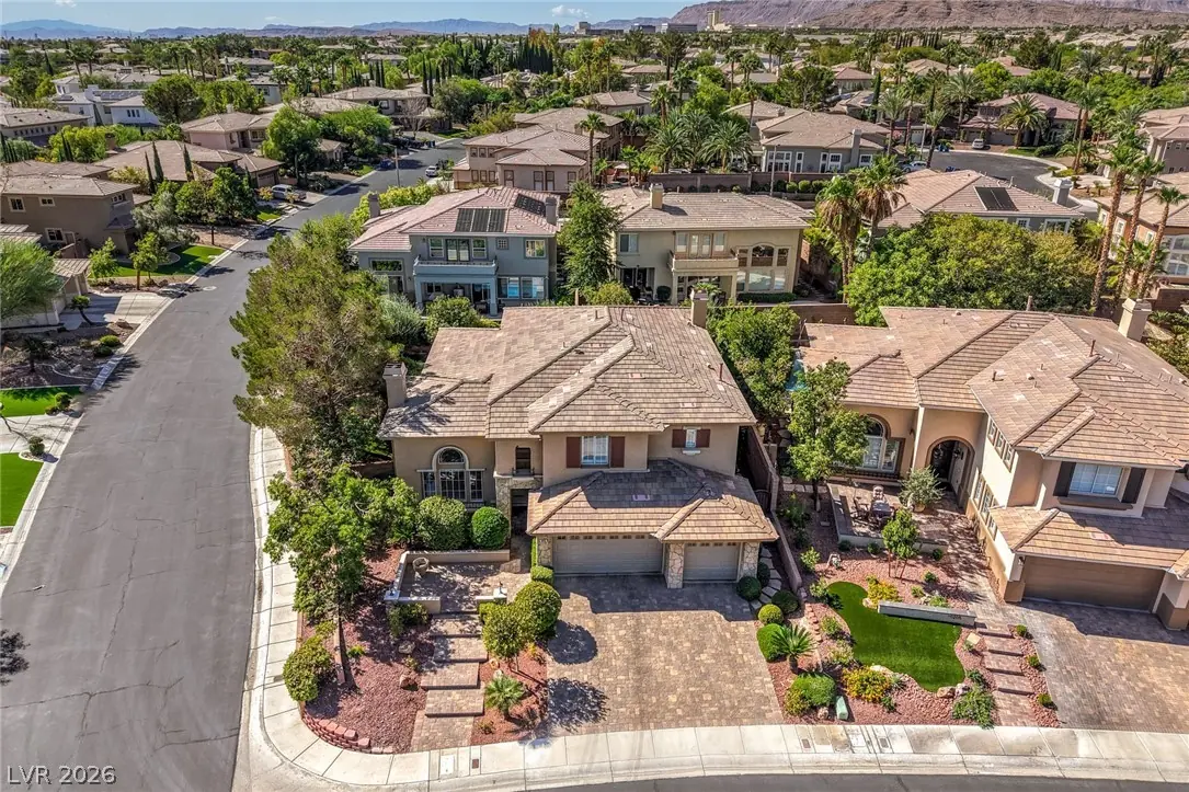 10201 Owls Peak Court, Las Vegas, NV 89144