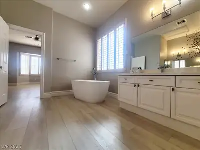 211 Arbour Garden Avenue, Las Vegas, NV 89148 Primary Bathroom