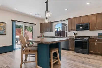 7719 Pacific Dunes Street, Las Vegas, NV 89139 Kitchen