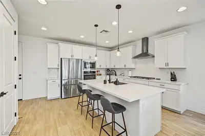 957 Hunter Shores Avenue, North Las Vegas, NV 89084 Kitchen