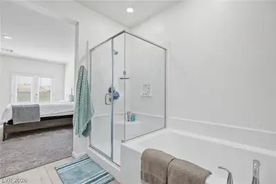 2549 Venetia Pointe Street, Henderson, NV 89044 Primary Bathroom
