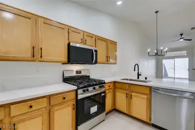9712 Fionna Lane 102, Las Vegas, NV 89129 