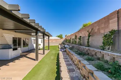 2897 Sunlit Glade Avenue, Henderson, NV 89074 Yard