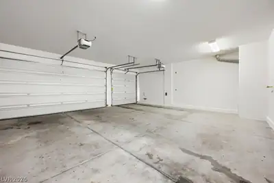 7241 Glistening Star Street, North Las Vegas, NV 89084 Garage