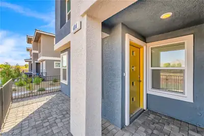 484 Golden Myna Avenue, Henderson, NV 89011 Entry