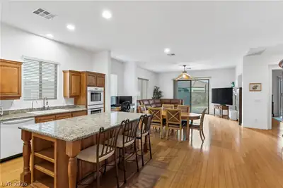 1044 Viale Placenza Place, Henderson, NV 89011 Kitchen