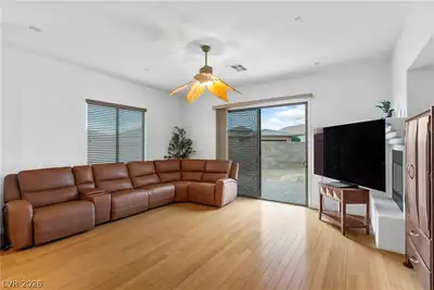 1044 Viale Placenza Place, Henderson, NV 89011 Living Room