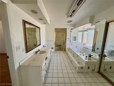 6930 South Valley View Boulevard, Las Vegas, NV 89118 Primary Bathroom