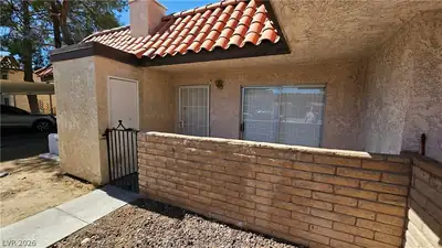 2771 Eldora Circle B Las Vegas, NV 89146