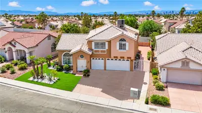1723 English Rose Drive, Las Vegas, NV 89142 Front of Structure