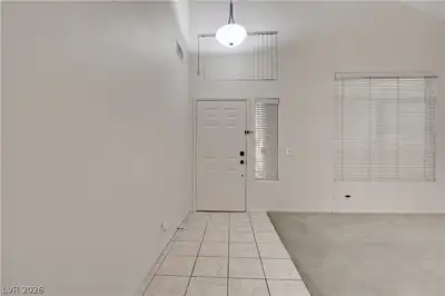 8621 Sierra Cima Lane, Las Vegas, NV 89128 Entry