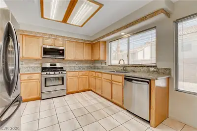 8621 Sierra Cima Lane, Las Vegas, NV 89128 Kitchen