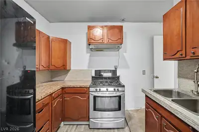 4433 Cool Valley Drive, Las Vegas, NV 89110 Kitchen