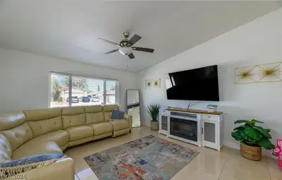 6149 Vista Verde, Las Vegas, NV 89146 Living Room