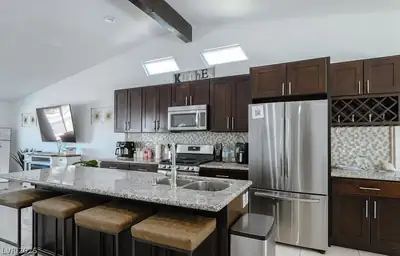 6149 Vista Verde, Las Vegas, NV 89146 Kitchen