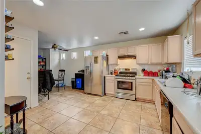 5151 Starter Avenue, Las Vegas, NV 89156 Kitchen