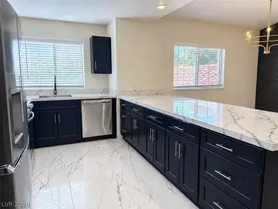 3327 Erva Street 213, Las Vegas, NV 89117 Kitchen